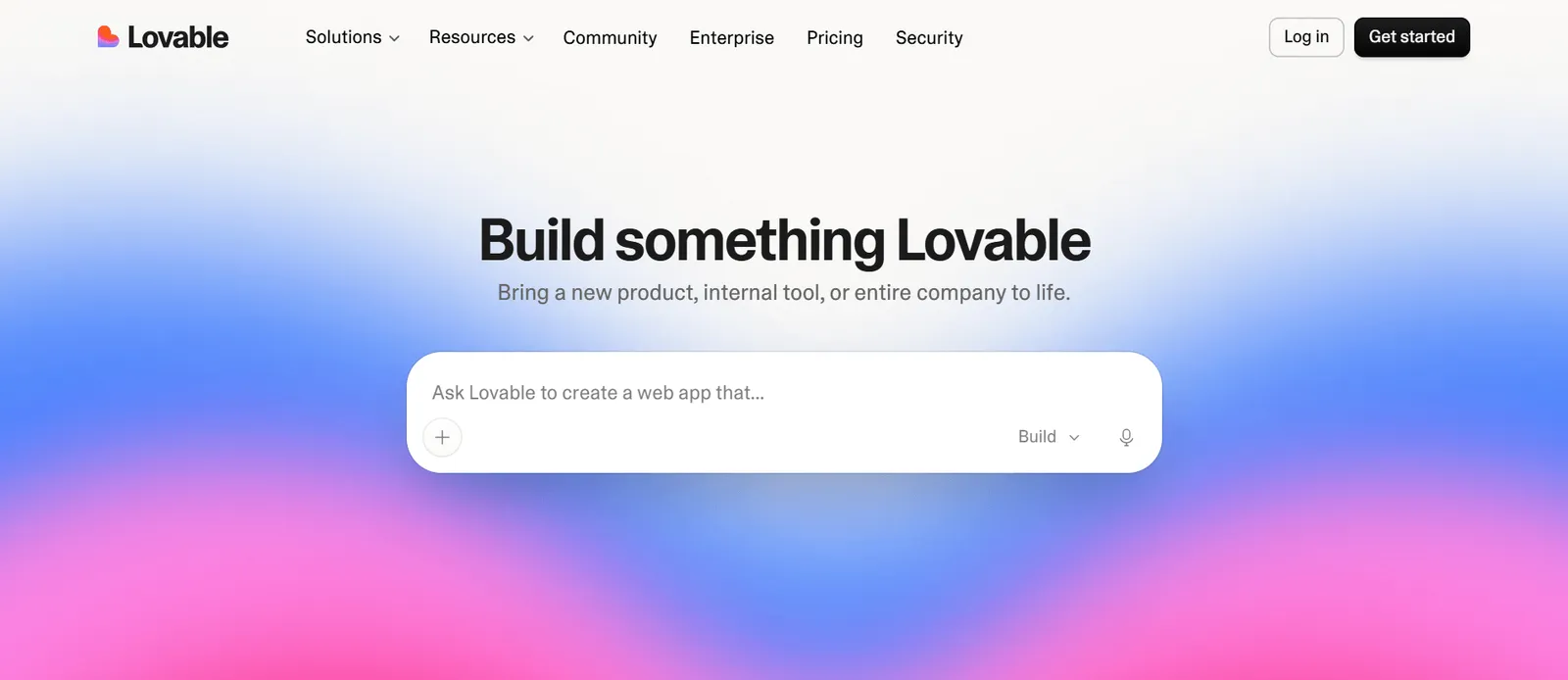 Strona główna Lovable z polem promptu i hasłem Build something Lovable